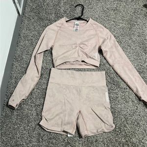 SOLD!!Gymshark set size medium